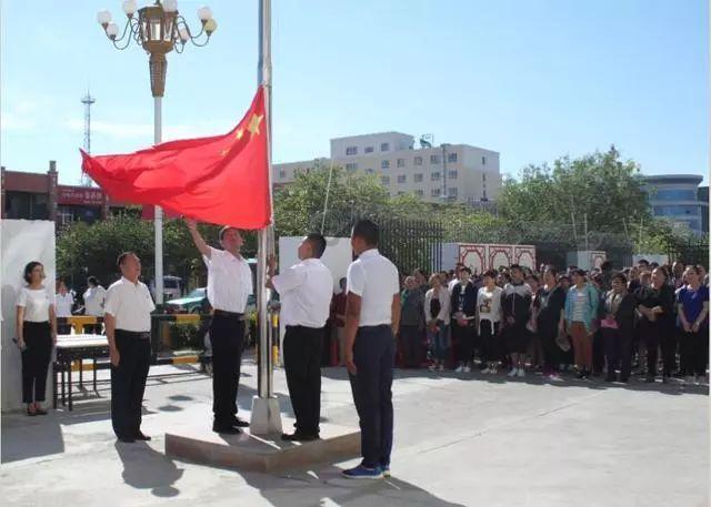 突然传来消息：周星驰向资本妥协，杜琪峰苦撑，香港电影还有救吗